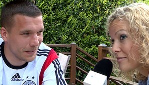 Annika Zimmermann interviewte im Trainingslager Lukas Podolski
