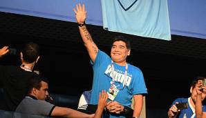 Diego Maradona stand während des Argentinien-Spiels unter ärztlicher Beobachtung und musste anschließend ins Krankenhaus.