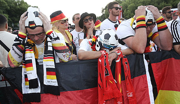Deutsche Fans trauern über das Aus ihrer Mannschaft in der WM-Vorrunde.