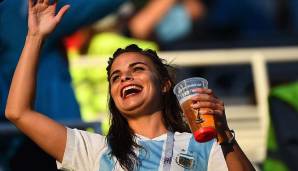 Mit dem richtigen Kühlgetränk kann auch diese Argentinierin lachen.