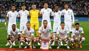 Mit dieser Mannschaft begann England das Spiel.