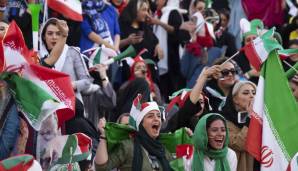 Frauen wurden nicht in das Stadion gelassen.