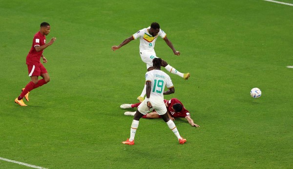 Schuss ins Glück: Boulaye Dia erzielt Senegals erstes WM-Tor.