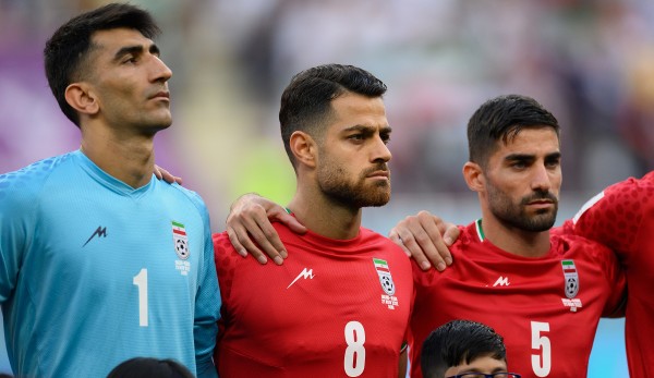 Um die Proteste in der Heimat zu unterstützen, schwieg die iranische Nationalmannschaft während der Nationahymne.