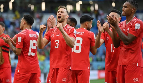 Die Schweiz hat sich im ersten Spiel gegen Kamerun durchgesetzt.