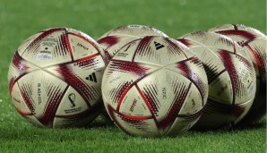Der neue Ball Al Hilm von adidas kommt bei den Halbfinals und beim Finale der WM 2022 in Katar zum Einsatz.