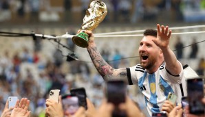 Lionel Messi sorgte mit seinem Foto nach dem WM-Triumph für einen neuen Instagram-Rekord. Allerdings soll es bei dem Pokal auf dem Post nicht um die originale Trophäe gehandelt haben.