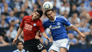 Fanol Perdedaj (l.) stand bisher bei Hertha BSC unter Vertrag