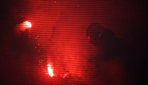 Beim Derby gegen Düsseldorf wurden gezielt Bengalos auf die Fortuna-Fans geworfen