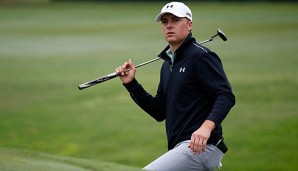 Jordan Spieth hat bereits sieben Rückschläge auf Spitzenreiter Kevin Na