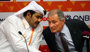Hassan Moustafa (r.) ist seit 2000 Präsident des Handball-Weltverbandes