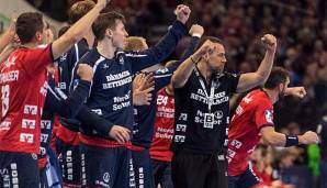 Bleiben in der Handball-Bundesliga weiterhin ungeschlagen und ohne Punktverlust: Die SG Flensburg-Handewitt mit Trainer Maik Machulla.