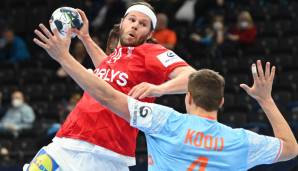 Weltmeister Dänemark hat bei der Handball-EM vorzeitig das Halbfinale erreicht.