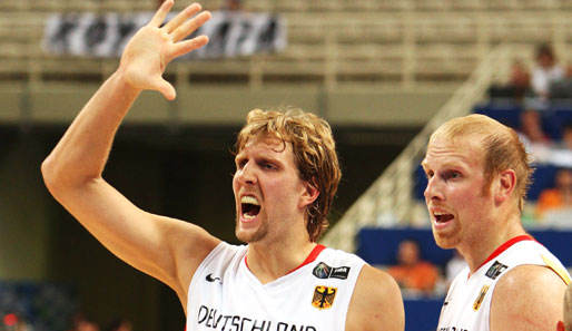 Dirk Nowitzki (l.) und Chris Kaman sollen Deutschland zu Olympia bringen