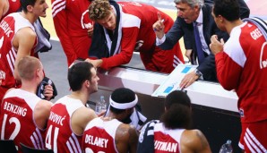 Coach Svetislav Pesic (2.v.r.) stellt sein Team bislang optimal auf die Euroleague ein