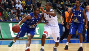 Stefan Jackson (m.) kam 2012 zu den Eisbären