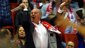 Uli Hoeneß ist mit der Entwicklung des FC Bayern Basketball zufrieden