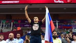 Ist dieser russische Fan etwa allein nach Istanbul gereist?