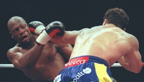 24. März 2001, WBO-Titel: Sieg gegen Derrick Jefferson durch t.K.o. (technischer Knockout)