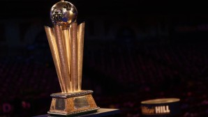 Seit 2013 wird für den Sieg der PDC-WM die Sid Waddell Trophy vergeben.