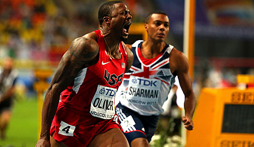 David Oliver (l.) hat bei der WM in Moskau über die 110-Meter-Hürden Gold gewonnen