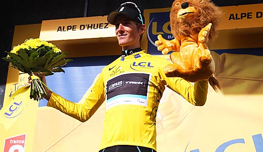 Andy Schleck schlüpft in Alpe d'Huez ins Gelbe Trikot