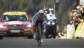 Tadej Pogacar entriss seinen Landsmann Primoz Roglic beim Einzelzeitfahren auf der vorletzten Etappe der Tour de France das Gelbe Trikot.