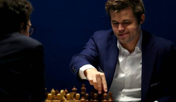 Magnus Carlsen setzt sich zum fünften Mal die Krone bei der Schach-WM auf