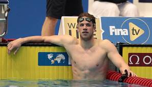 Philip Heintz im Schwimmbecken nach einem 200 Meter Rennen