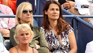 Martina Navratilova (l.) könnte Tennismatches bald schon aus der Trainerbox verfolgen