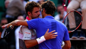 Stan Wawrinka (l.) gewann zum insgesamt dritten Mal gegen Roger Federer