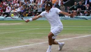 Es folgten legendäre Ballwechsel: Nadal holte sich im Tiebreak zwei Matchbälle, den zweiten mit einem zauberhaften Vorhand-Passierball. Doch Federer konterte per Service-Winner - und danach seinerseits mit einem Rückhand-Passierschlag die Linie entlang.