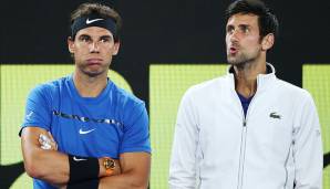 BILANZ GEGEN NADAL UND FEDERER: Gegen beide Rivalen hat der Djoker eine positive Bilanz: 27-23 gegen Federer, 30-28 gegen Nadal. 30 Siege gegen einen Spieler sind übrigens ein Rekord in der Open Era.