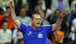 Trainer Stelian Moculescu bejubelt den Finaleinzug