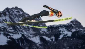 Karl Geiger geht als Weltcup-Führender in die Vierschanzentournee.