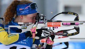 Höchste Konzentration: Hanna Öberg im stehenden Schießen beim Sprint der Frauen in Antholz.