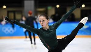 Kontroverse des Tages: KAMILA VALIEVA. Die Eiskunstläuferin darf trotz des dringenden Dopingverdachts um ihre zweite Goldmedaille in Peking laufen. Die Reaktionen? Gemischt. Zwischen Verständnis und massiver Kritik ist alles dabei.