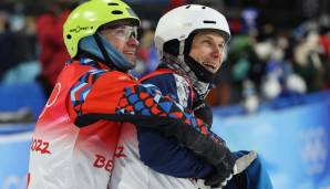 Unnötiger Aufreger des Tages: ALEXANDER ABRAMENKO. Der Ski-Freestyler umarmte nach Silber bei den Aerials Ilja Burow (Bronze) - aber er ist Ukrainer und Burow Russe. "Skandal" schrieb eine heimische Zeitung - dabei sind die beiden einfach nur Freunde ...