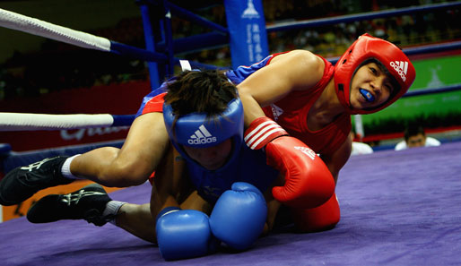 Beim Frauen-Boxen wird mit harten Bandagen gekämpft