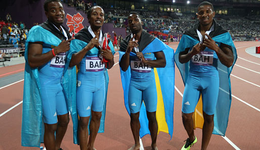 Das 4x400-Meter-Team der Bahamas feiert den Olympiasieg