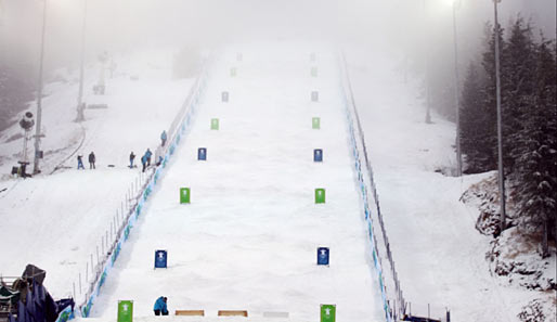 Nebelbänke bedrohen die Austragung der Buckelpistenrennen auf dem Cypress Mountain