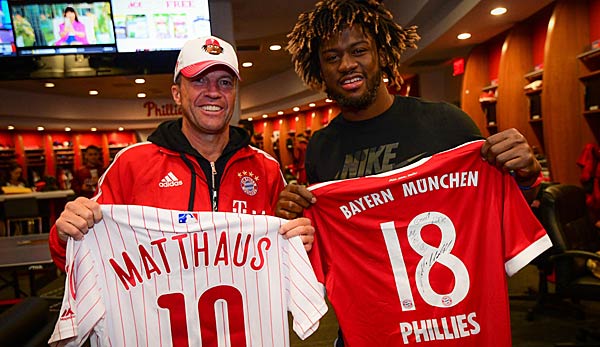 Lothar Matthäus (l.) traf bei seinem Besuch in Philadelphia unter anderem Odubel Herrera von den Phillies.