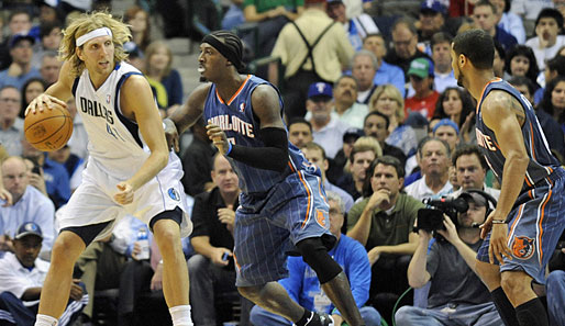 Nächste Saison drohen die Hallen leer zu bleiben. Hier Dirk Nowitzki (l.) gegen die Charlotte Bobcats