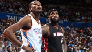 Kevin Durant (l.) und LeBron James machen die Wahl zum MVP in dieser Saison unter sich aus