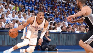 Russell Westbrook (l.) dominierte in Spiel vier gegen die Spurs nach Belieben