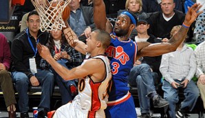 Warriors-Guard Stephen Curry (l.) sieht sich offensiv stärker als LeBron James