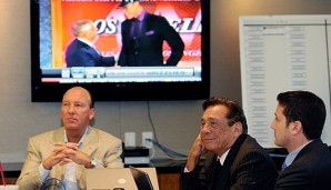 Coach/Manager Mike Dunleavy (l.) im Draft-Room mit Ex-Clippers-Besitzer Donald Sterling