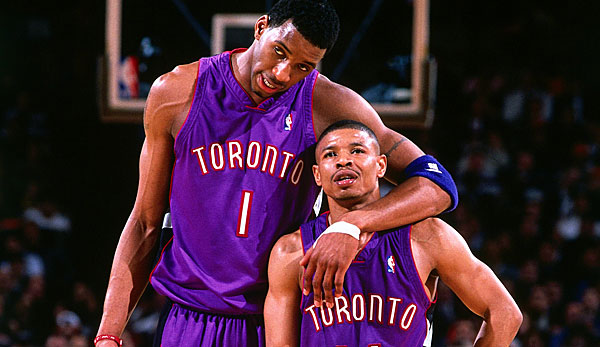 Tracy McGrady und Muggsy Bogues spielten in der Saison 1999/00 gemeinsam für die Toronto Raptors
