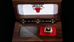 Chicago Bulls, 1991 (Bilanz: 15-2) Dieser Ring gehört dem G.O.A.T. und er ist Zeugnis der ersten von Jordans sechs Championships. Charles Barkleys Sixers, Thomas' Pistons und Johnsons Lakers mussten Staub fressen