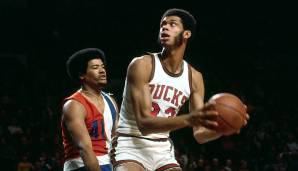 PLATZ 1 - Kareem Abdul-Jabbar: 46 Punkte für Milwaukee Bucks vs. Philadelphia 76ers am 3. April 1970. Alter: 22 Jahre, 352 Tage. Kareem legte als Rookie 33 und mehr Punkte in weiteren acht Playoff-Spielen auf.
